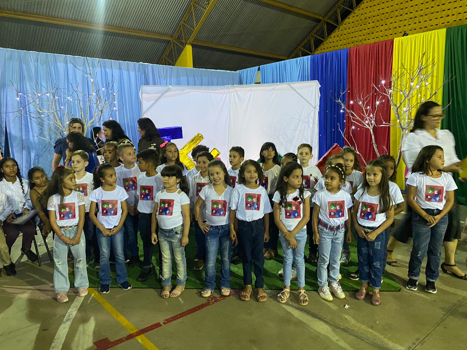 Escolas Municipais realizam 1ª Feira de Jovens Empreendedores no município
