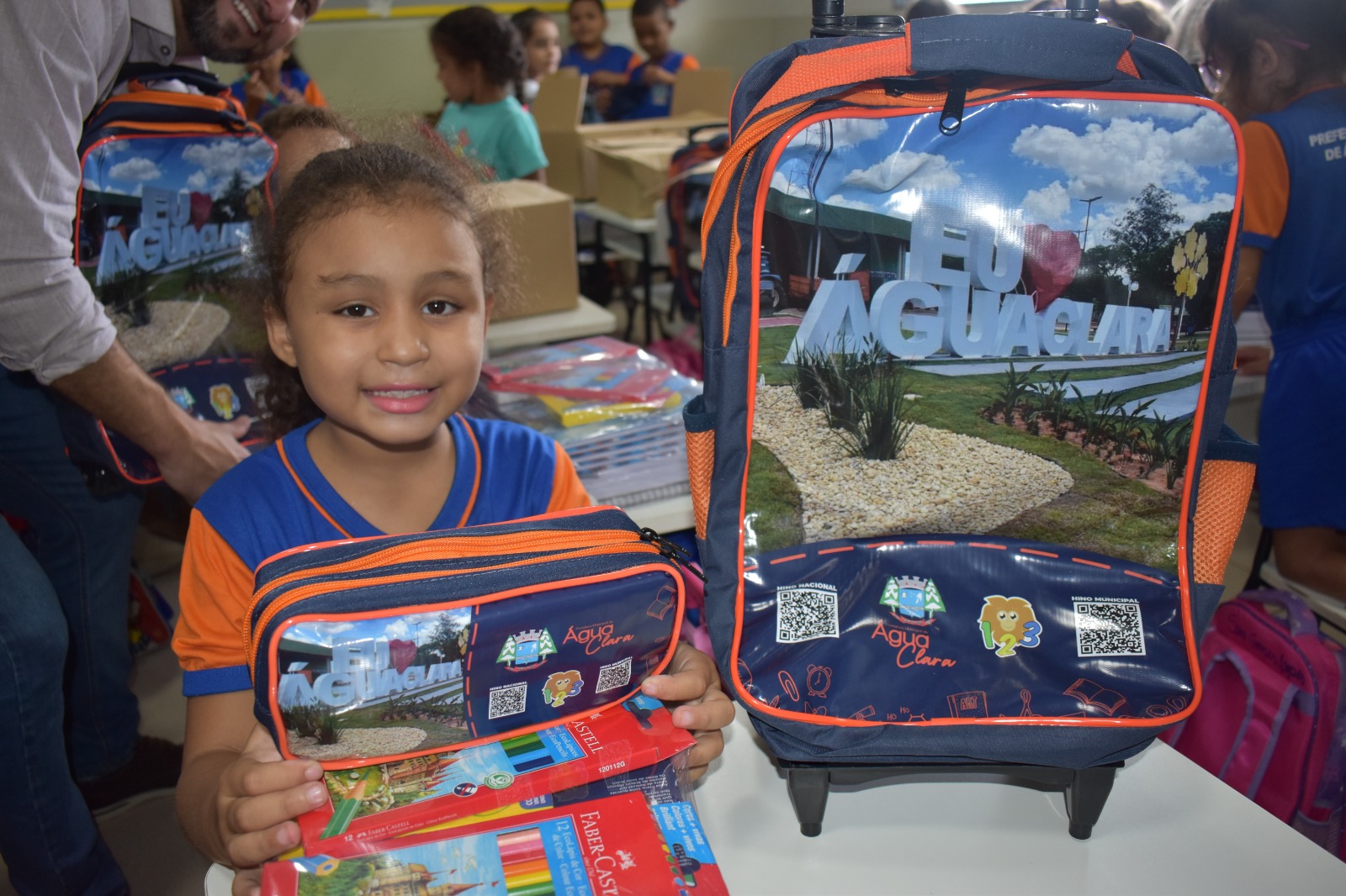 Leia mais sobre o artigo Aulas da rede municipal iniciam com entrega de kits escolares