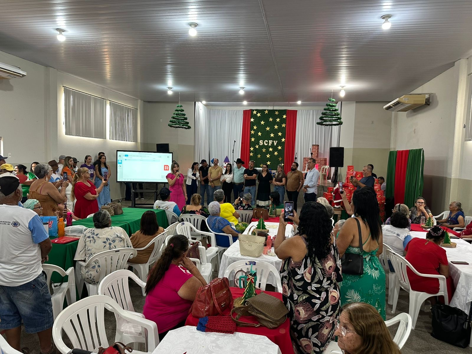 Leia mais sobre o artigo Prefeitura realiza cerimônia de encerramento das atividades de 2025 do Grupo de Idosos com confraternização