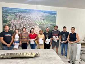 Leia mais sobre o artigo Dignidade: Moradores recebem títulos de propriedade de seus lotes