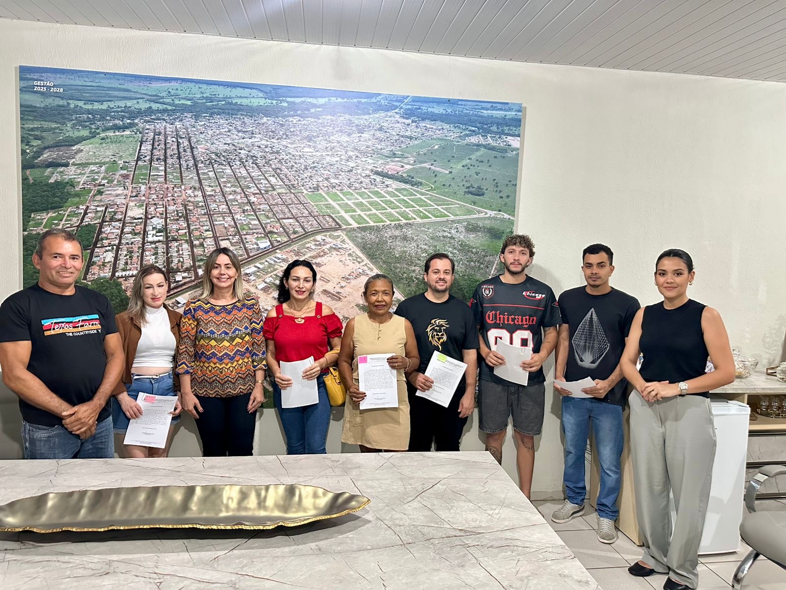 Leia mais sobre o artigo Dignidade: Moradores de três bairros recebem títulos de propriedade de seus lotes