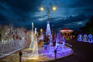 Leia mais sobre o artigo Cidade Luz, Prefeitura inaugura decoração de Natal